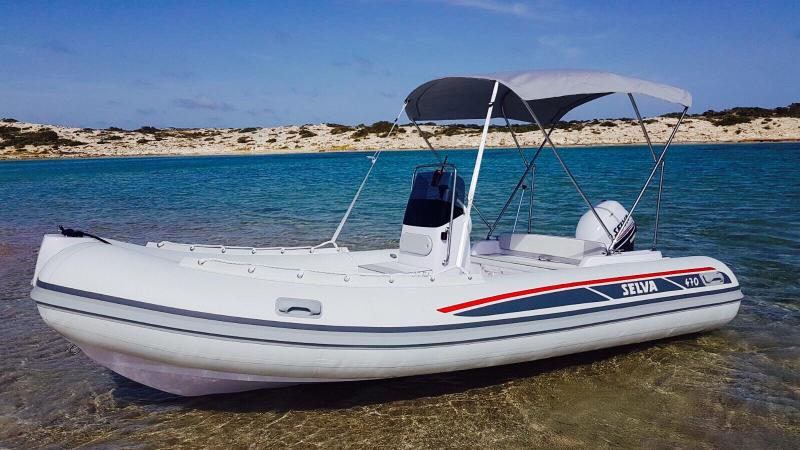 Renting boats in Ibiza without a boat licence